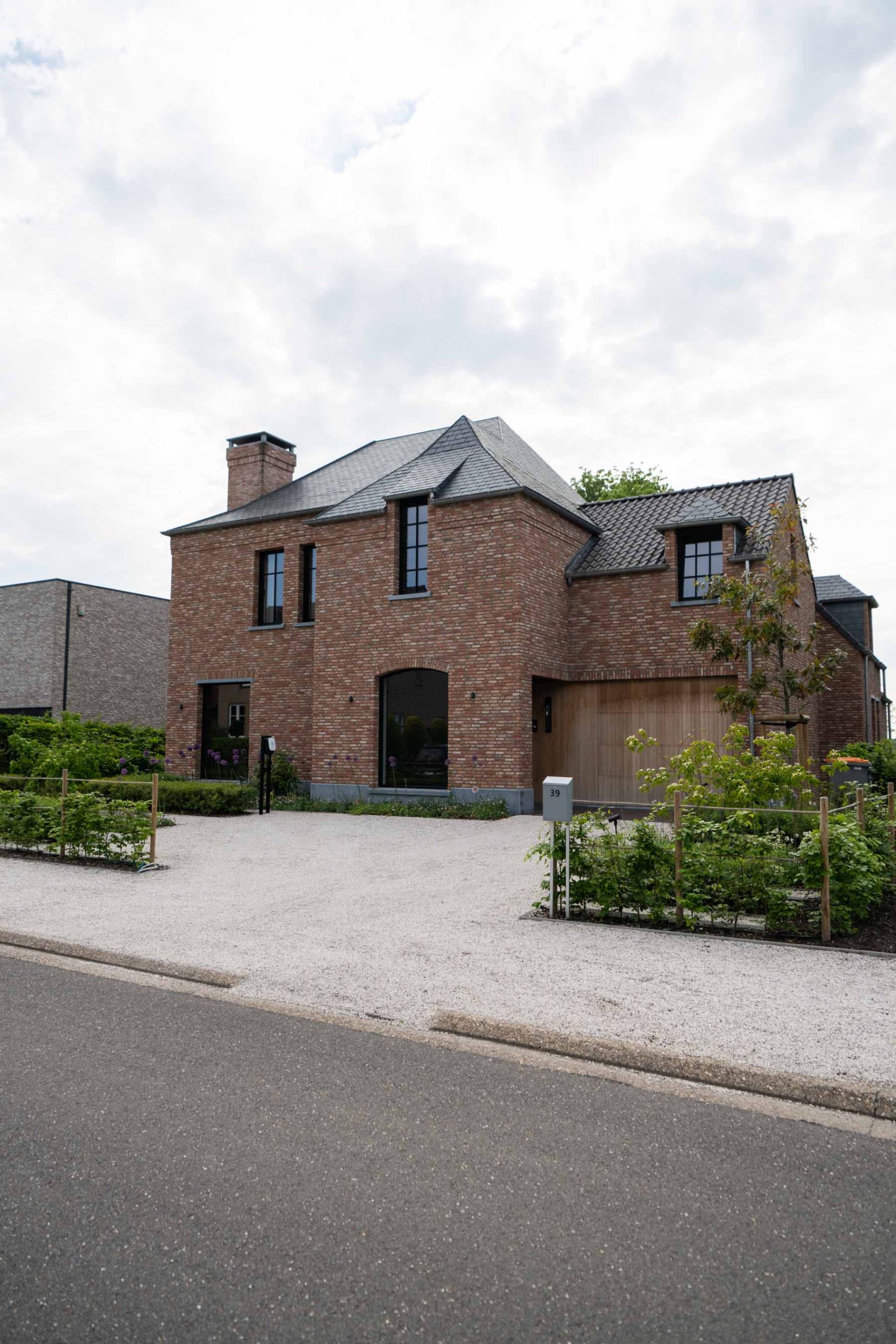 Dakwerken Bilzen — dakgoot en afvoer in zink