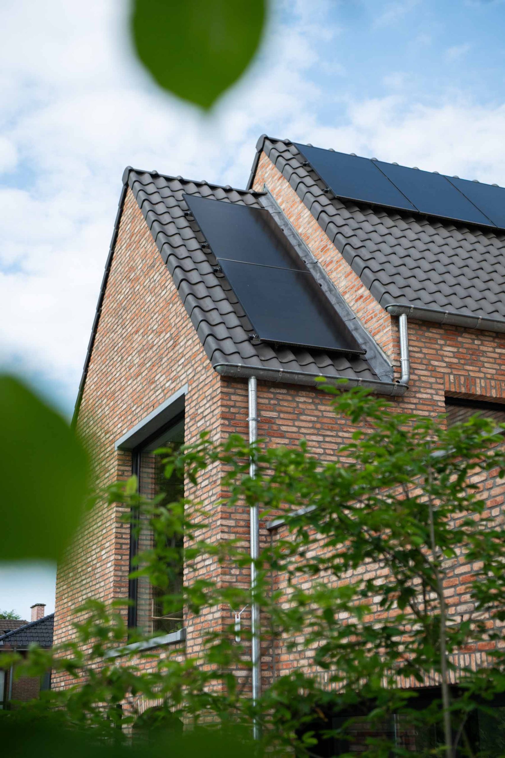 Dakwerken Bilzen — totaalrenovatie van dak tot gevel